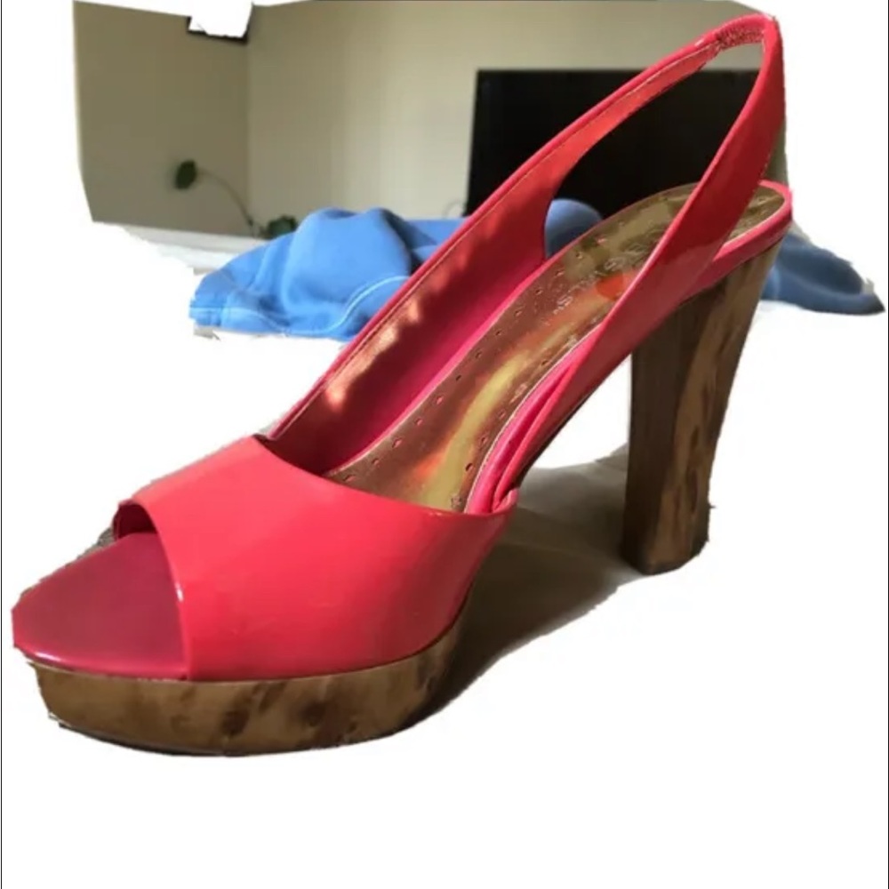 BCBG High heel shoes, wooden heel, patent leather pink color (used once)